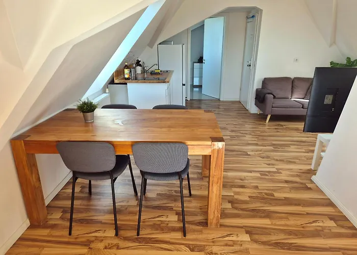 Dachgeschosswohnung 1 - Am Schloss *