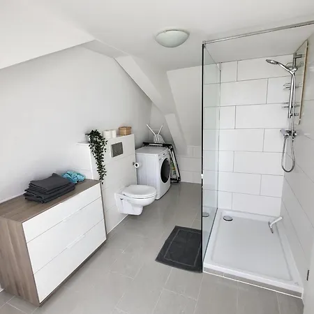 Dachgeschosswohnung 1 - Am Schloss *