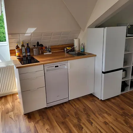 Dachgeschosswohnung 1 - Am Schloss 아파트 Oberschleißheim