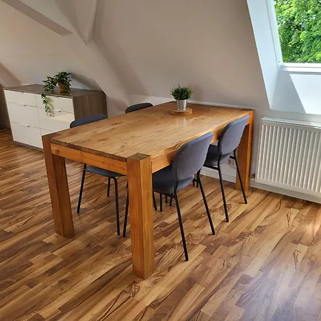 Dachgeschosswohnung 1 - Am Schloss *